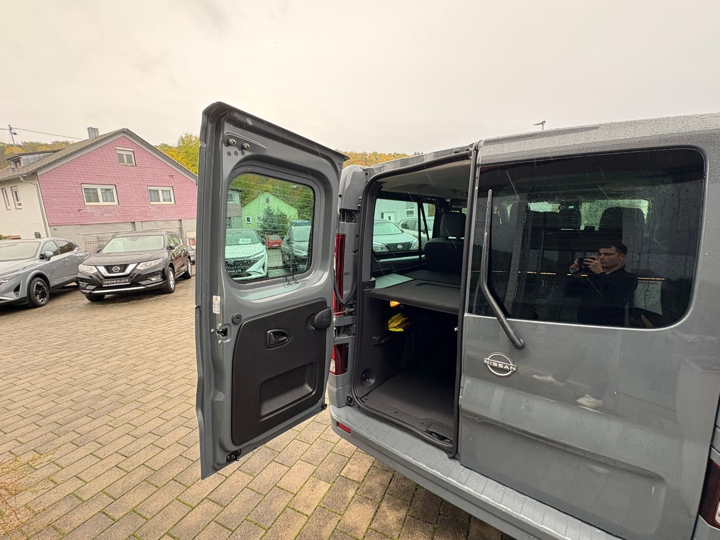 Fahrzeugabbildung Nissan Primastar Kombi dCI 170 L2H1 3.0t Tekna ACC+LED