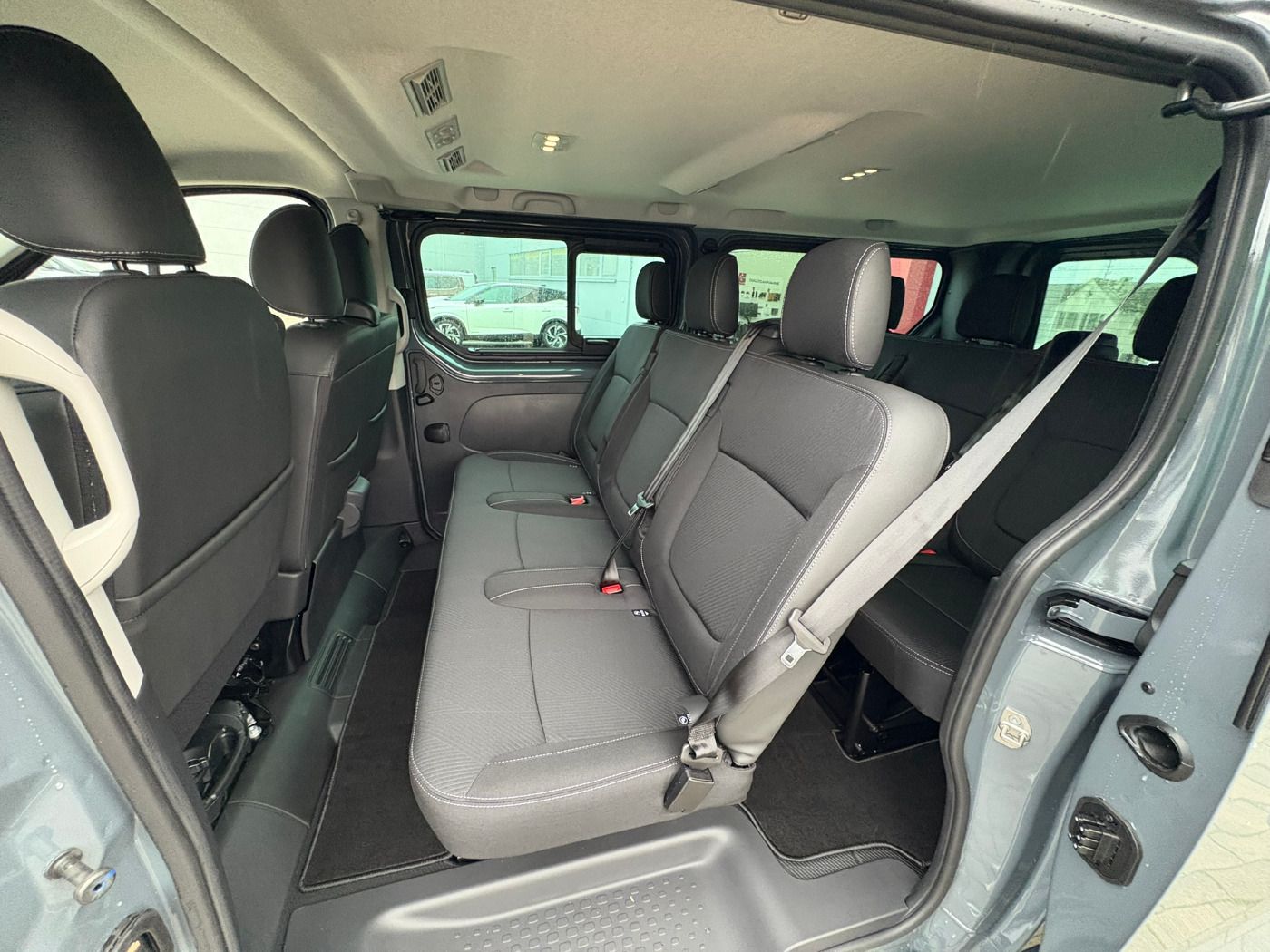 Fahrzeugabbildung Nissan Primastar Kombi dCI 170 L2H1 3.0t Tekna ACC+LED