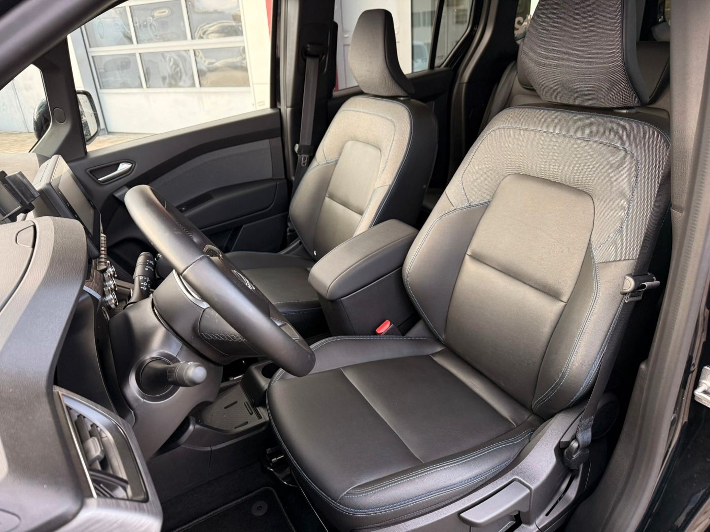 Fahrzeugabbildung Nissan Townstar Kombi 1.3DIG-T Autom. L1 Tekna Design P