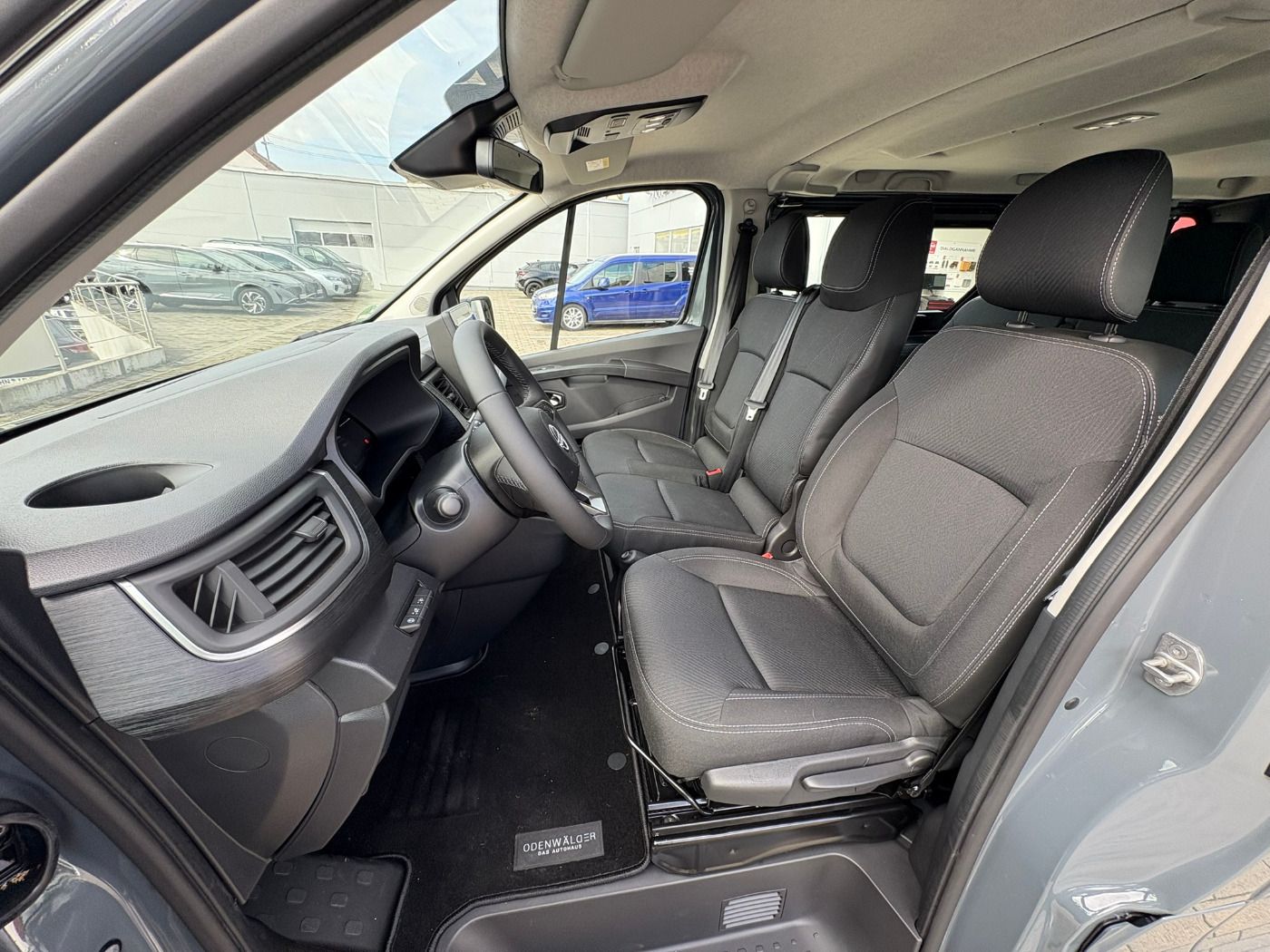 Fahrzeugabbildung Nissan Primastar Kombi dCI 110 L1H1 2.8t N-Connecta LED