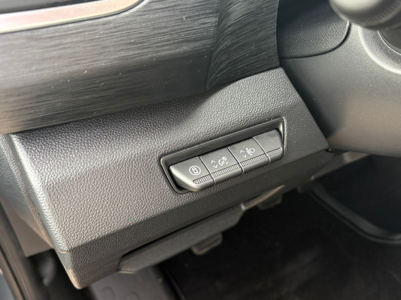 Fahrzeugabbildung Nissan Primastar Kombi dCI 110 L1H1 2.8t N-Connecta LED