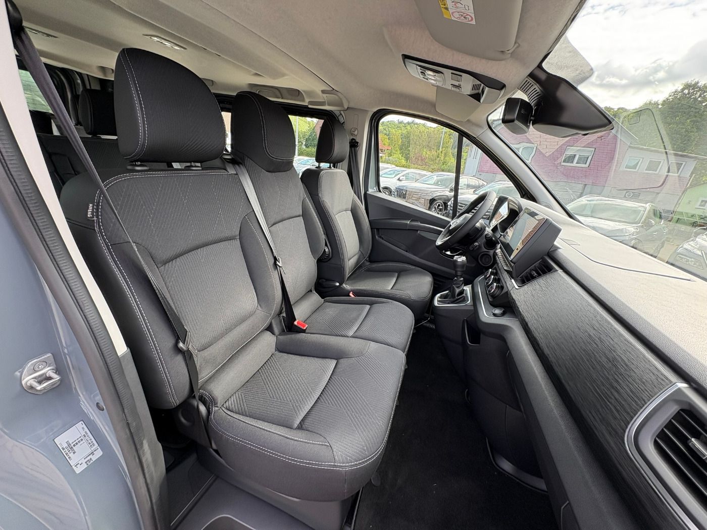 Fahrzeugabbildung Nissan Primastar Kombi dCI 110 L1H1 2.8t N-Connecta LED