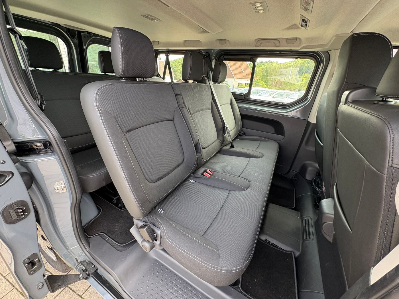Fahrzeugabbildung Nissan Primastar Kombi dCI 110 L1H1 2.8t N-Connecta LED