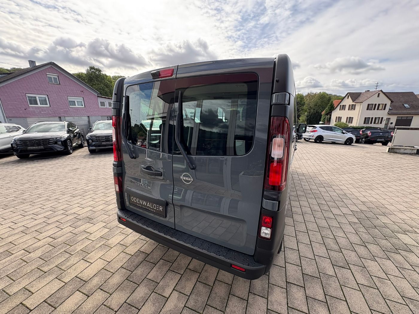 Fahrzeugabbildung Nissan Primastar Kombi dCI 110 L1H1 2.8t N-Connecta LED