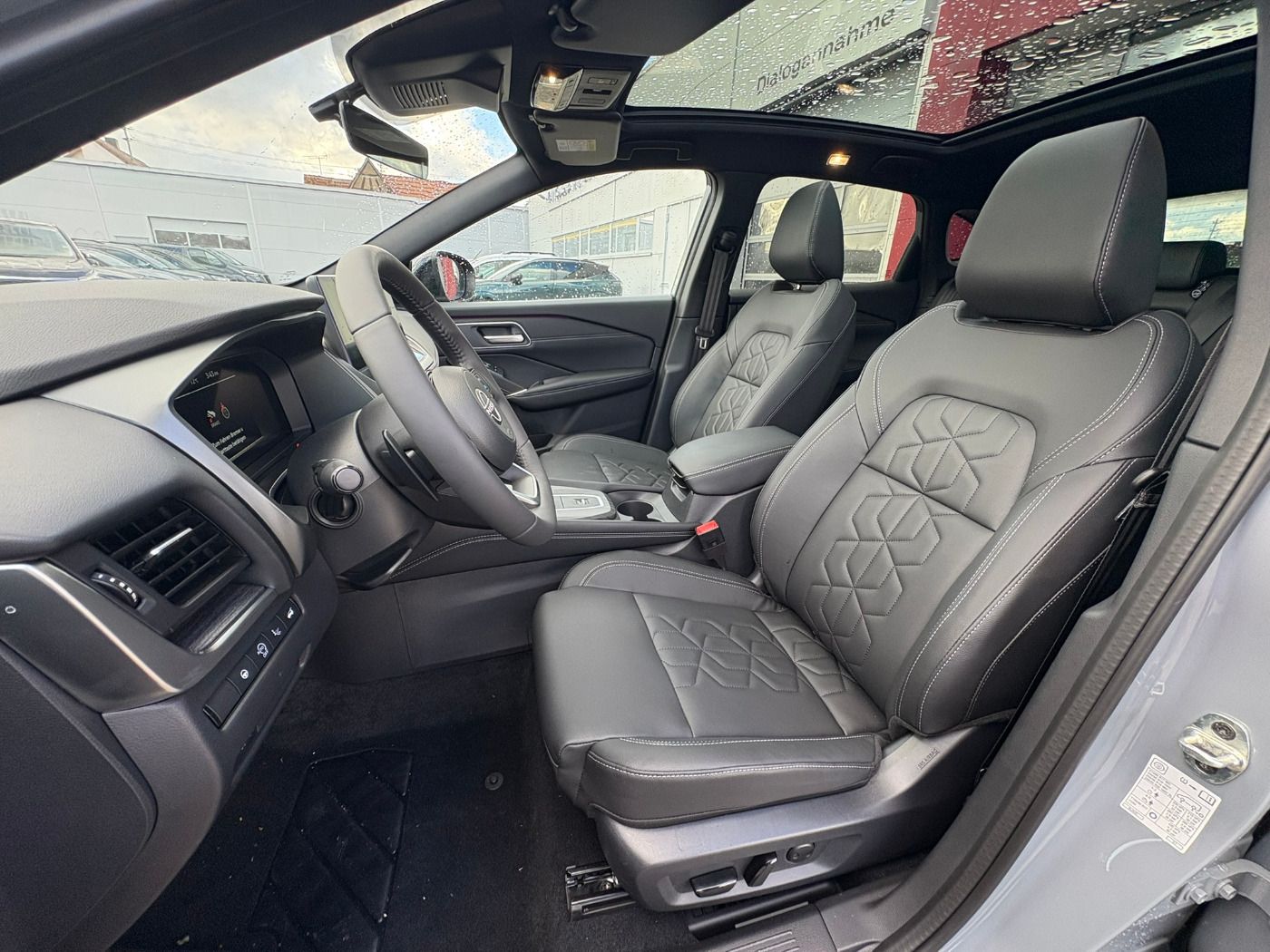 Fahrzeugabbildung Nissan Qashqai 1.3 DIG-T MHEV Tekna Bose+ Pano+LED+Navi