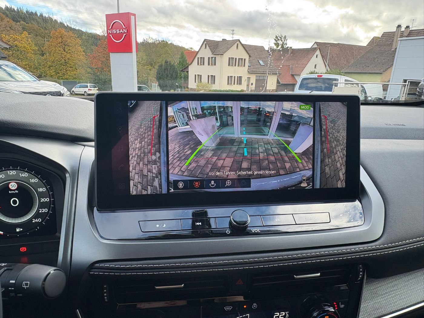 Fahrzeugabbildung Nissan Qashqai 1.3 DIG-T MHEV Tekna Bose+ Pano+LED+Navi