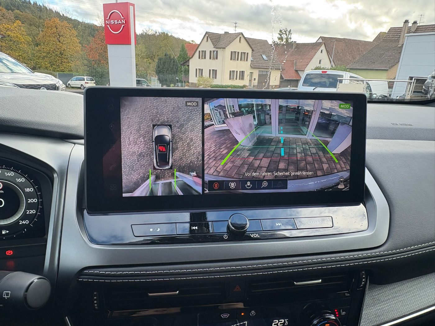 Fahrzeugabbildung Nissan Qashqai 1.3 DIG-T MHEV Tekna Bose+ Pano+LED+Navi