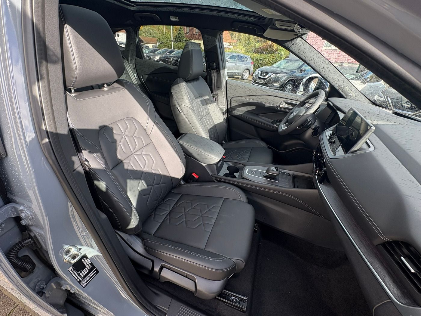 Fahrzeugabbildung Nissan Qashqai 1.3 DIG-T MHEV Tekna Bose+ Pano+LED+Navi