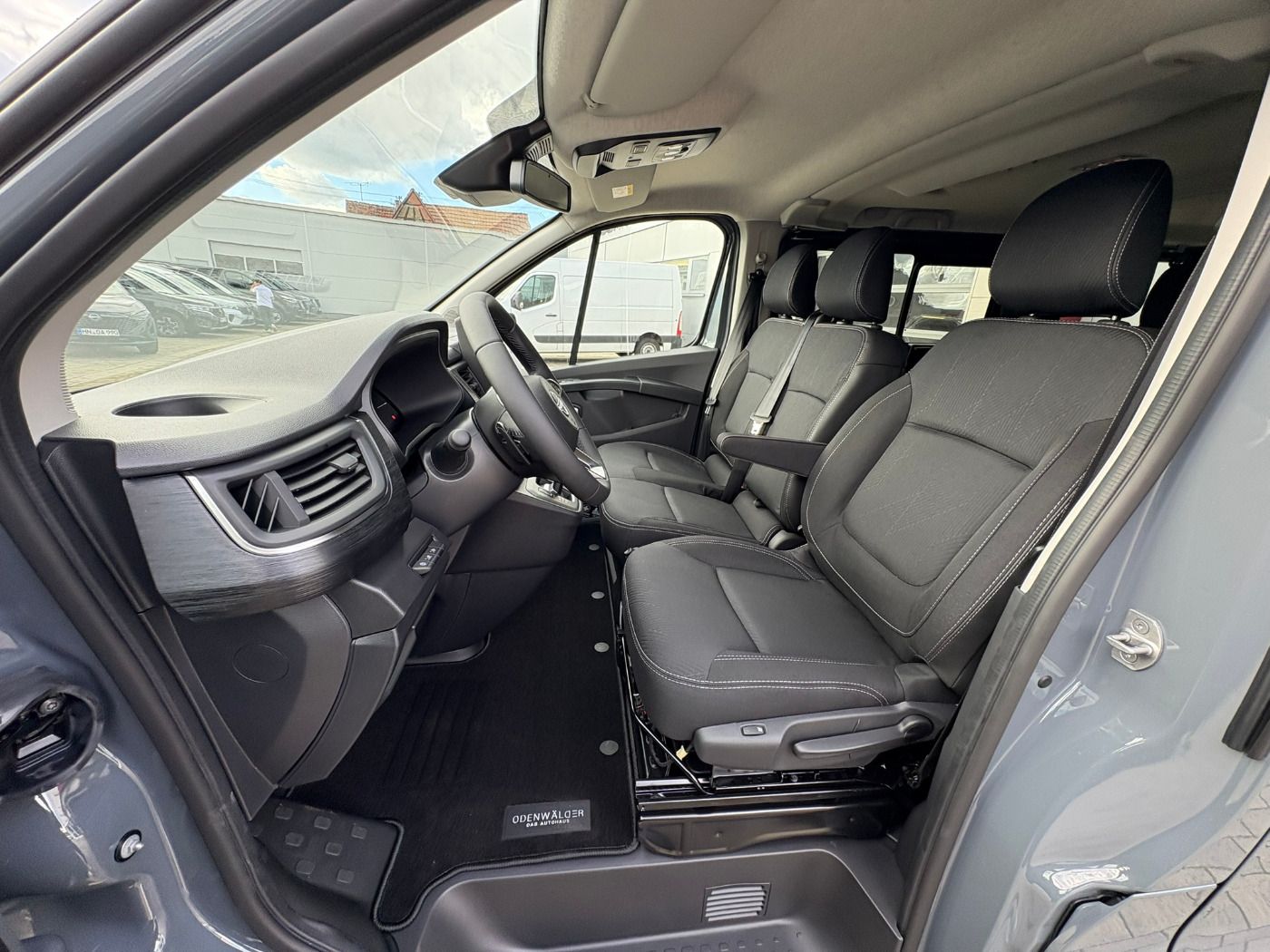 Fahrzeugabbildung Nissan Primastar Kombi L1H1 Tekna dCI 170 2.8t ACC+LED
