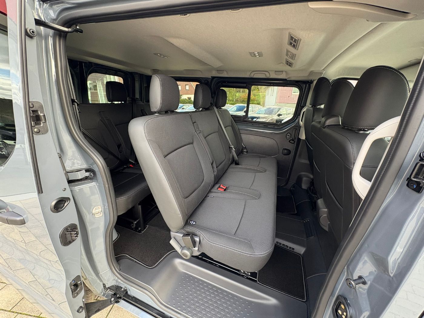 Fahrzeugabbildung Nissan Primastar Kombi L1H1 Tekna dCI 170 2.8t ACC+LED