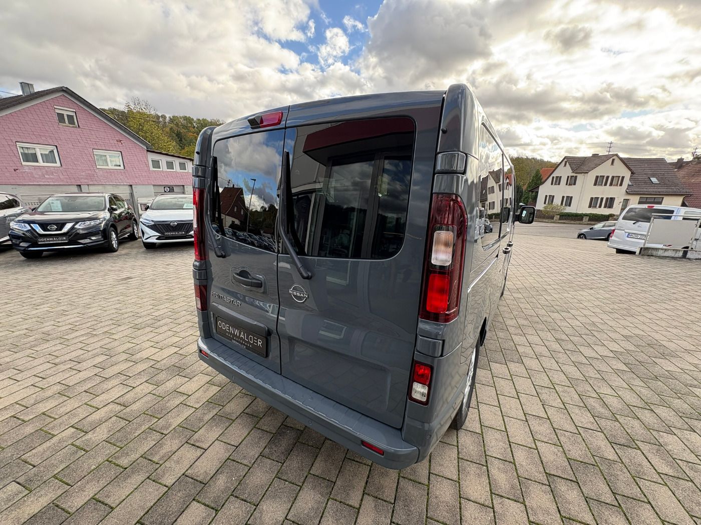 Fahrzeugabbildung Nissan Primastar Kombi L1H1 Tekna dCI 170 2.8t ACC+LED