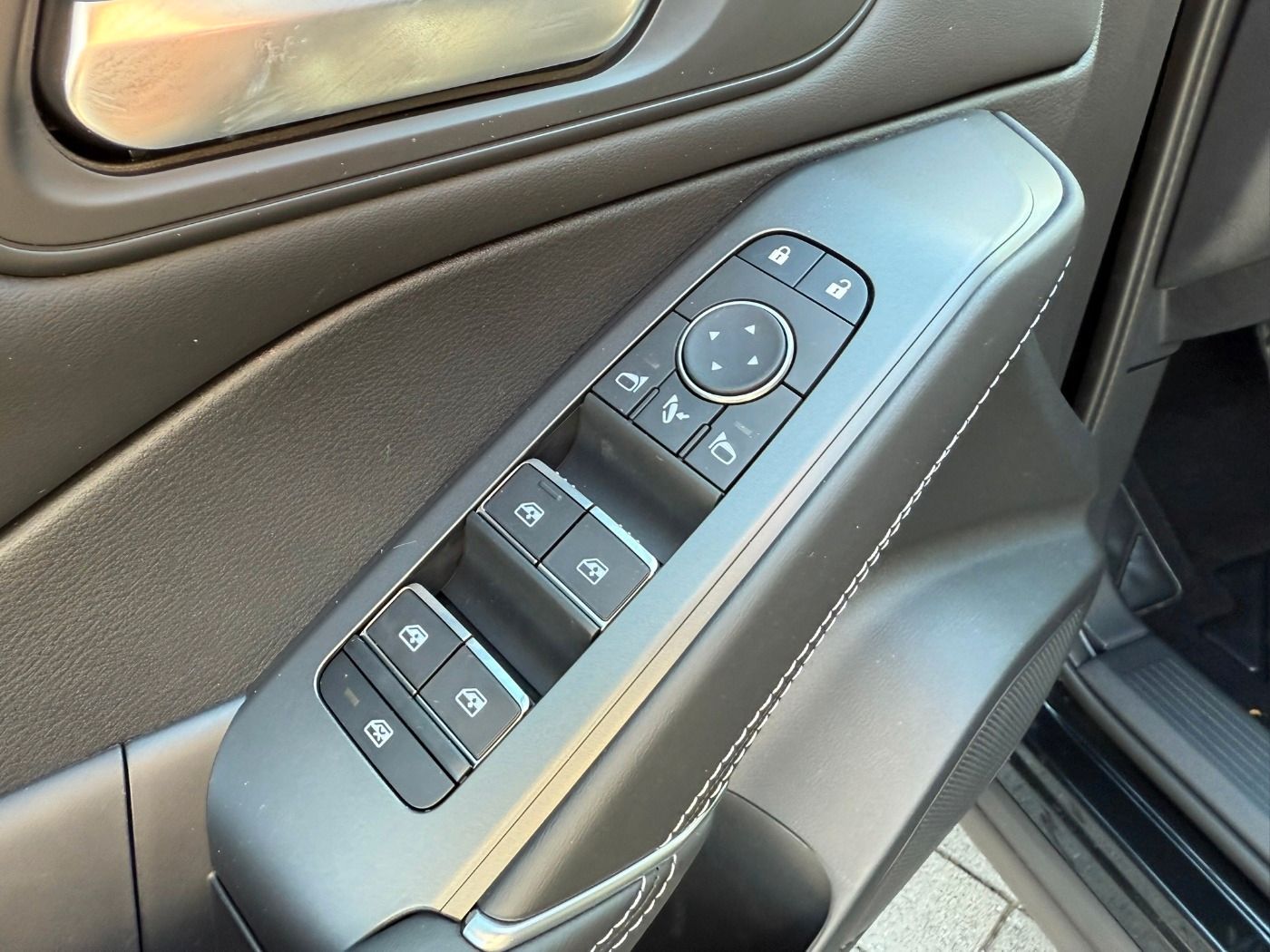 Fahrzeugabbildung Nissan Qashqai 1.3DIG-T MHEV N-Connecta CVT Winter Komf