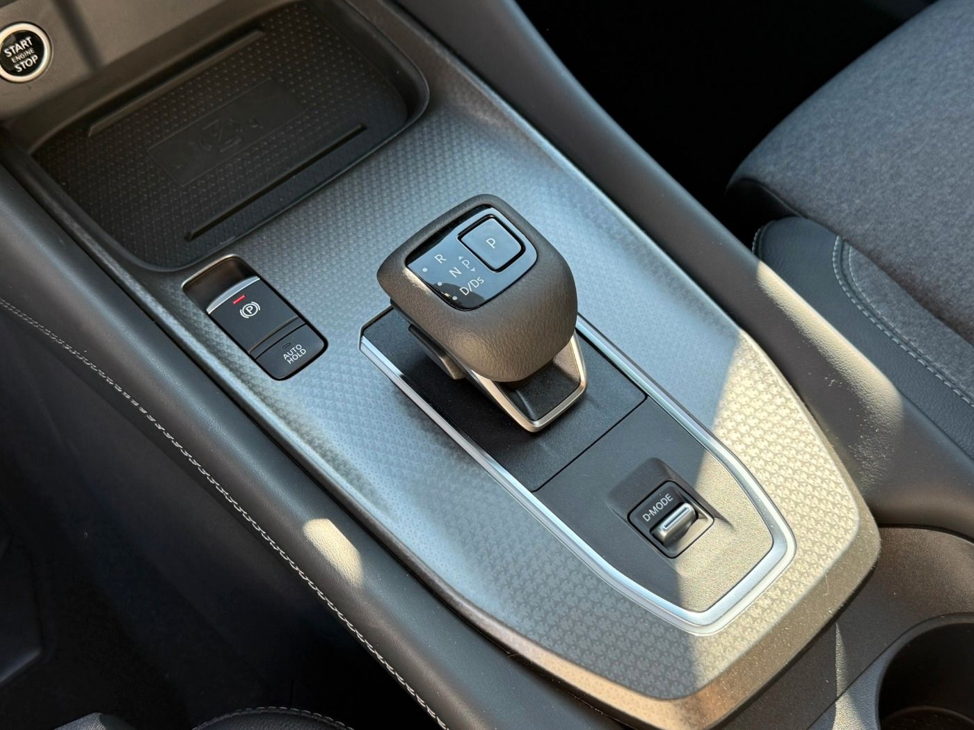 Fahrzeugabbildung Nissan Qashqai 1.3DIG-T MHEV N-Connecta CVT Winter Komf