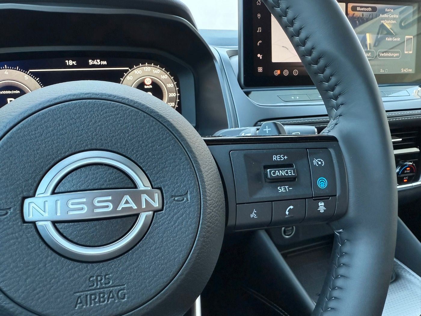 Fahrzeugabbildung Nissan Qashqai 1.3DIG-T MHEV N-Connecta CVT Winter Komf