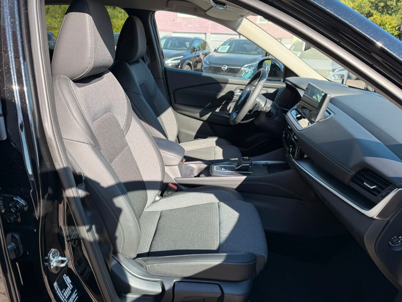 Fahrzeugabbildung Nissan Qashqai 1.3DIG-T MHEV N-Connecta CVT Winter Komf