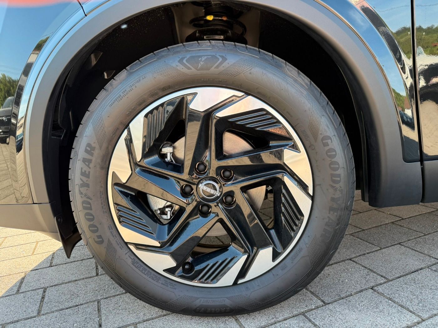 Fahrzeugabbildung Nissan Qashqai 1.3DIG-T MHEV N-Connecta CVT Winter Komf