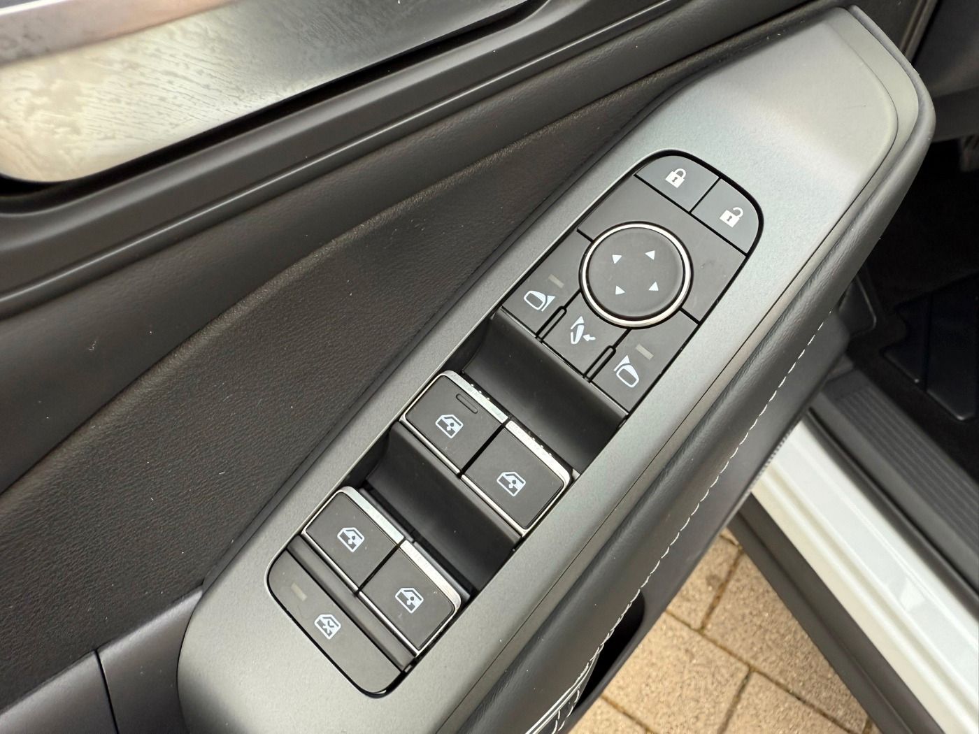 Fahrzeugabbildung Nissan Qashqai 1.3DIG-T MHEV N-Connecta CVT Pano Winter