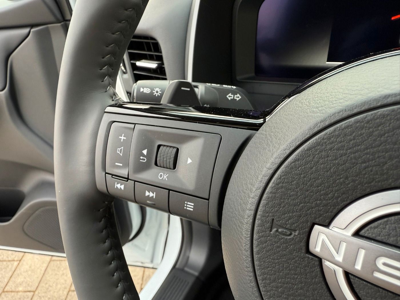 Fahrzeugabbildung Nissan Qashqai 1.3DIG-T MHEV N-Connecta CVT Pano Winter