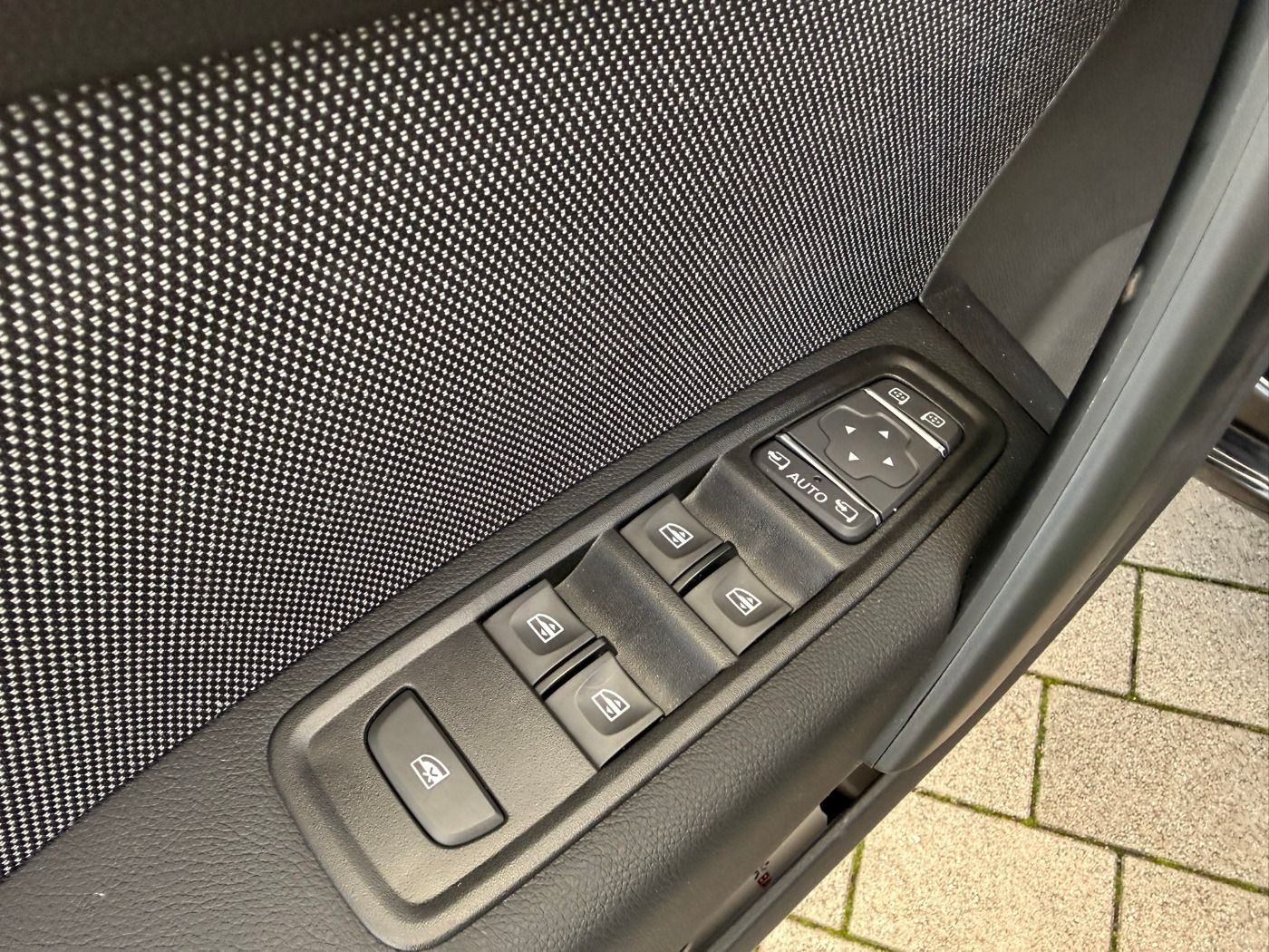 Fahrzeugabbildung Nissan Townstar Kombi 1.3DIG-T Autom. L1 Tekna Design P