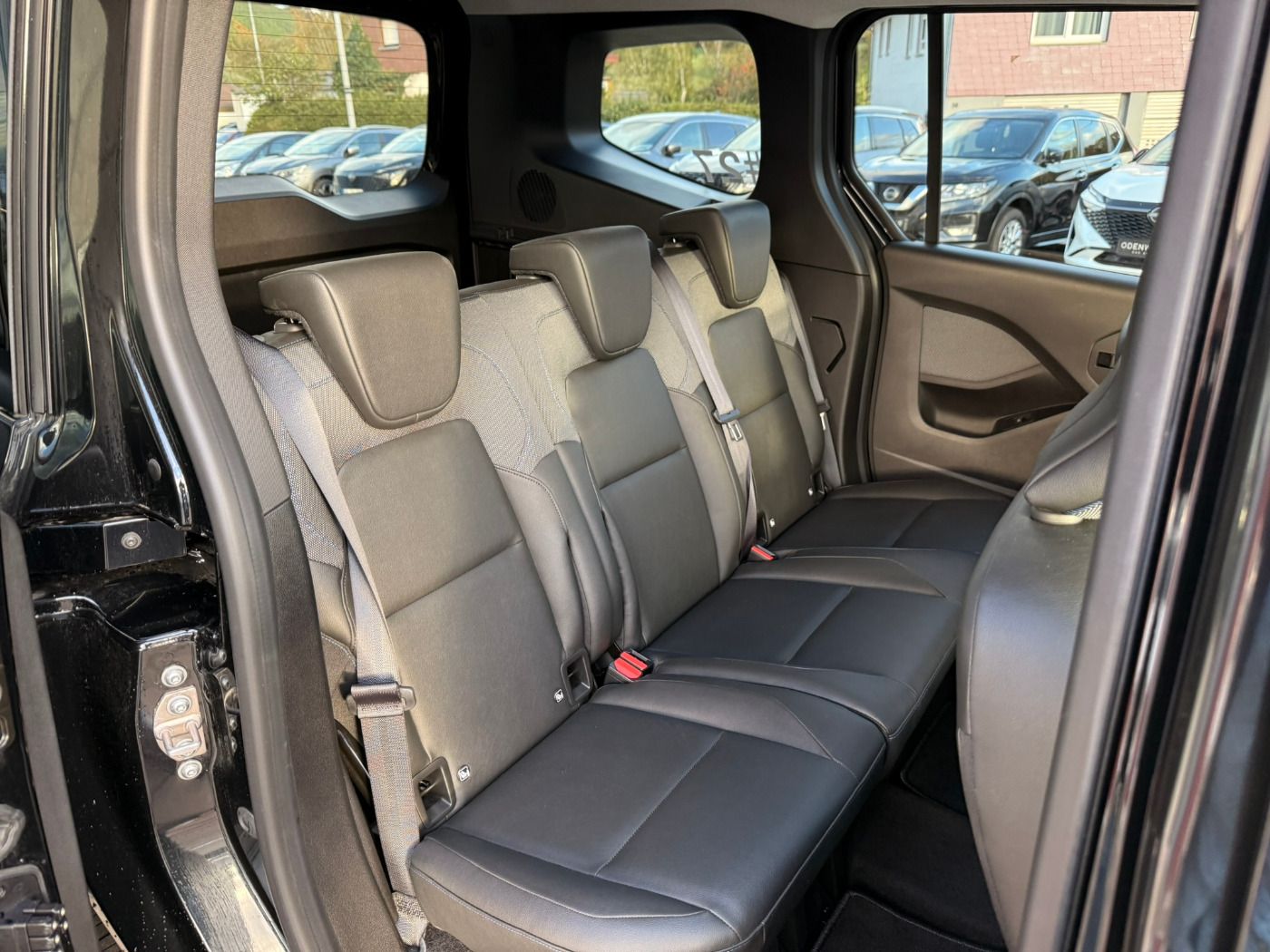 Fahrzeugabbildung Nissan Townstar Kombi 1.3DIG-T Autom. L1 Tekna Design P