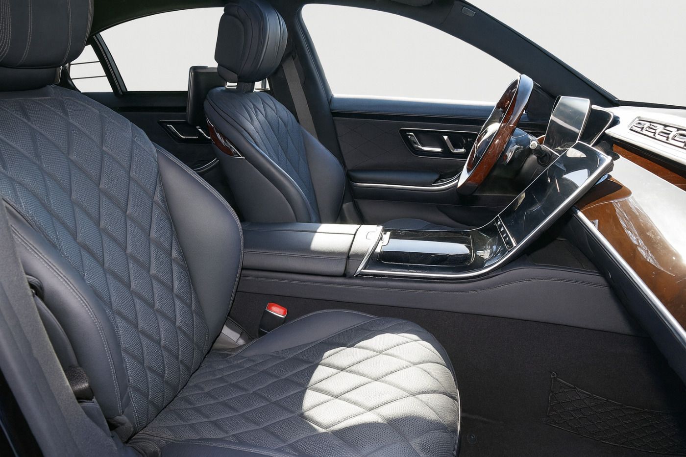 Fahrzeugabbildung Mercedes-Benz S 500 4Matic AMG Line ACC+LED+Luft+Navi+SHZ+Kam.