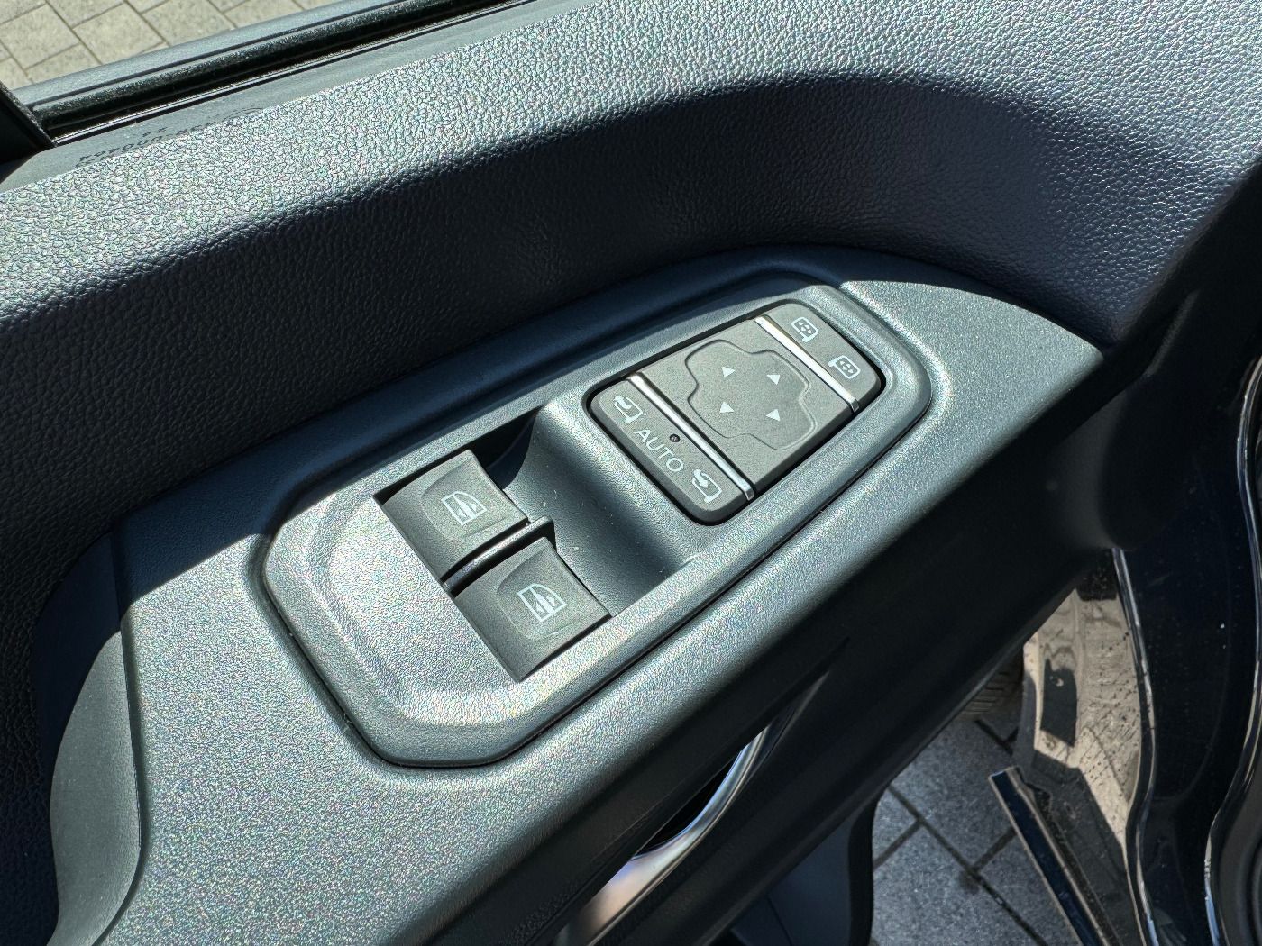 Fahrzeugabbildung Nissan Primastar Kombi L1H1 Autom. Tekna Design Paket 8