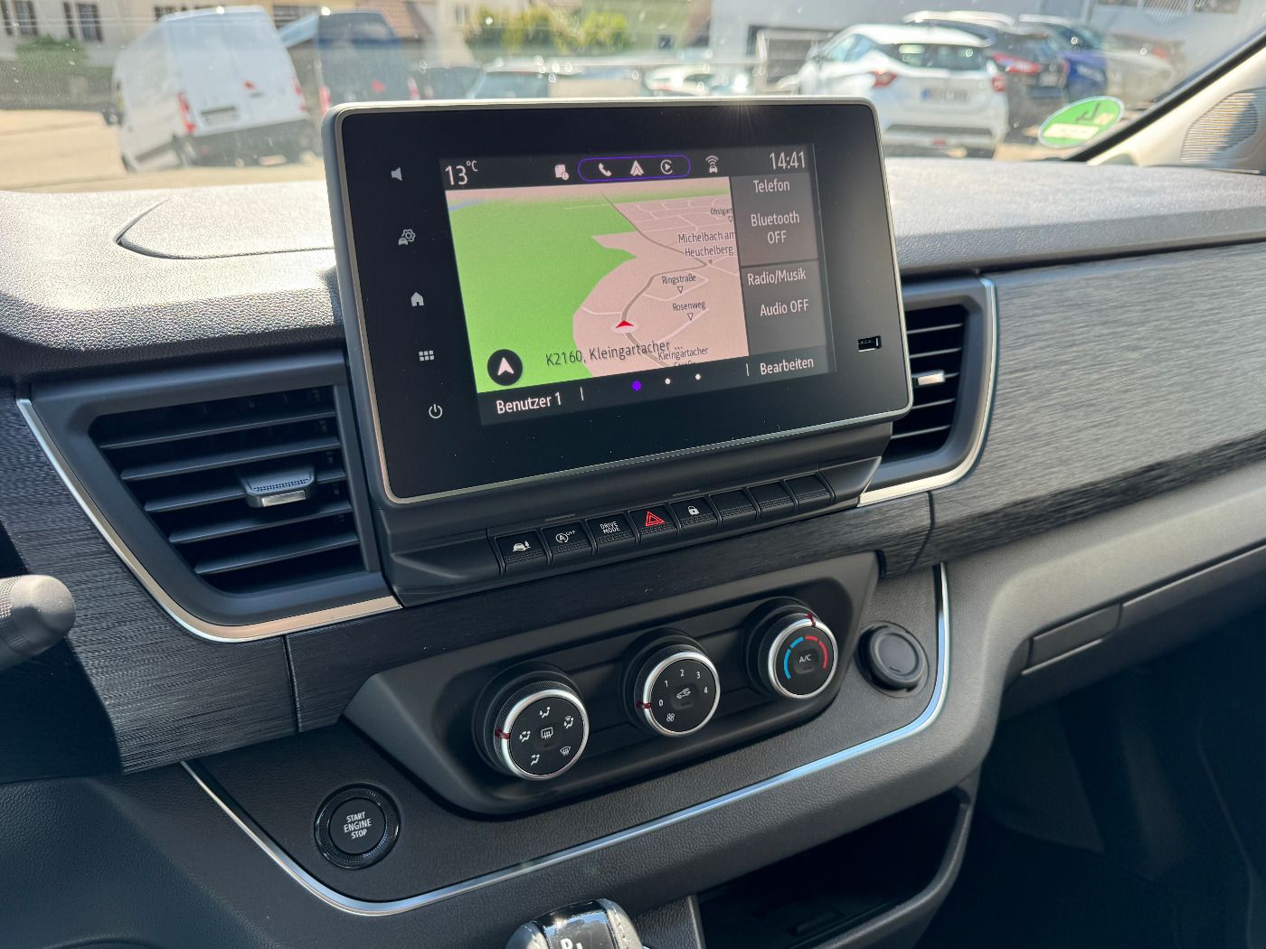 Fahrzeugabbildung Nissan Primastar Kombi L1H1 Autom. Tekna Design Paket 8