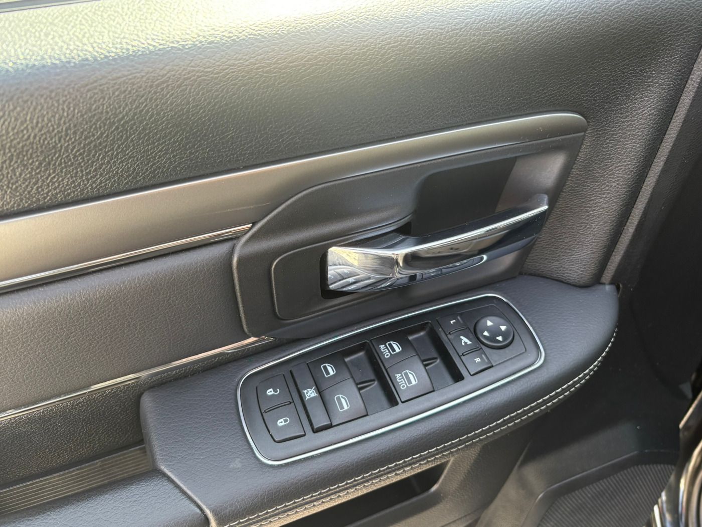 Fahrzeugabbildung Dodge RAM 1500 Sport