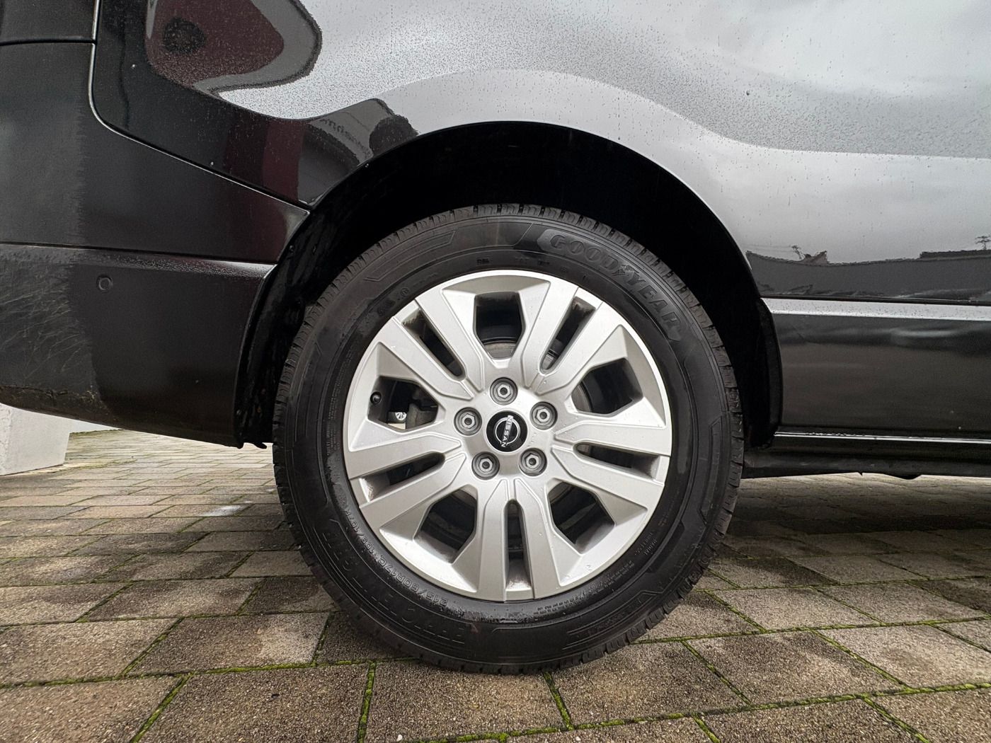 Fahrzeugabbildung Nissan Primastar Kombi L2H1 Tekna Autom. 9S 9-Sitzer