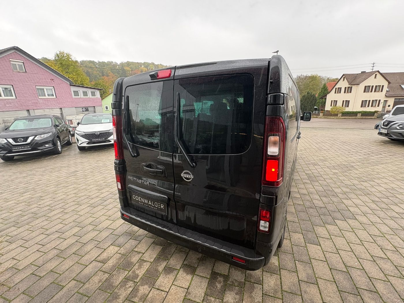 Fahrzeugabbildung Nissan Primastar Kombi L2H1 Tekna Autom. 9S 9-Sitzer