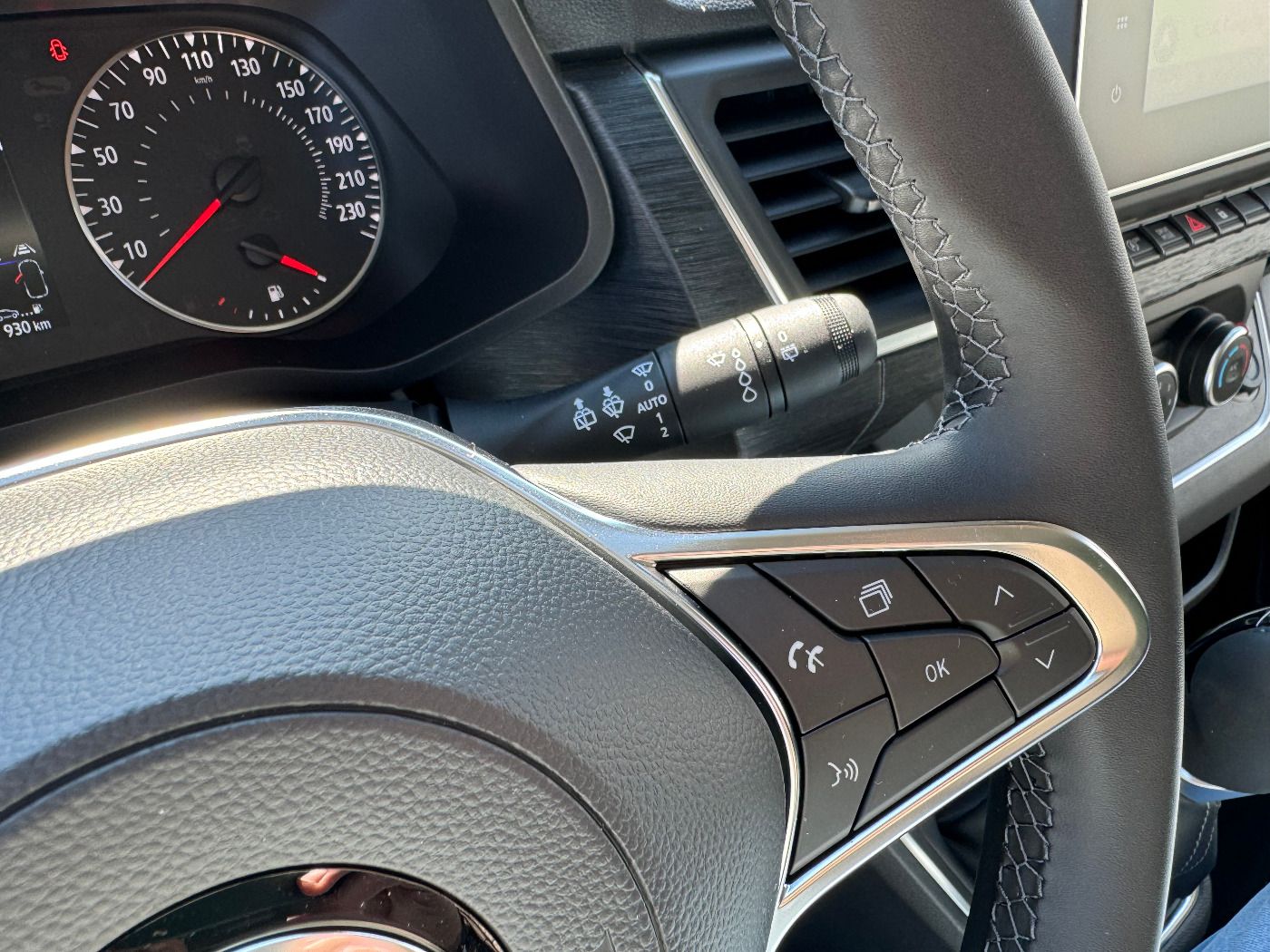 Fahrzeugabbildung Nissan Primastar Kombi L1H1 Autom. Tekna Design Paket 8