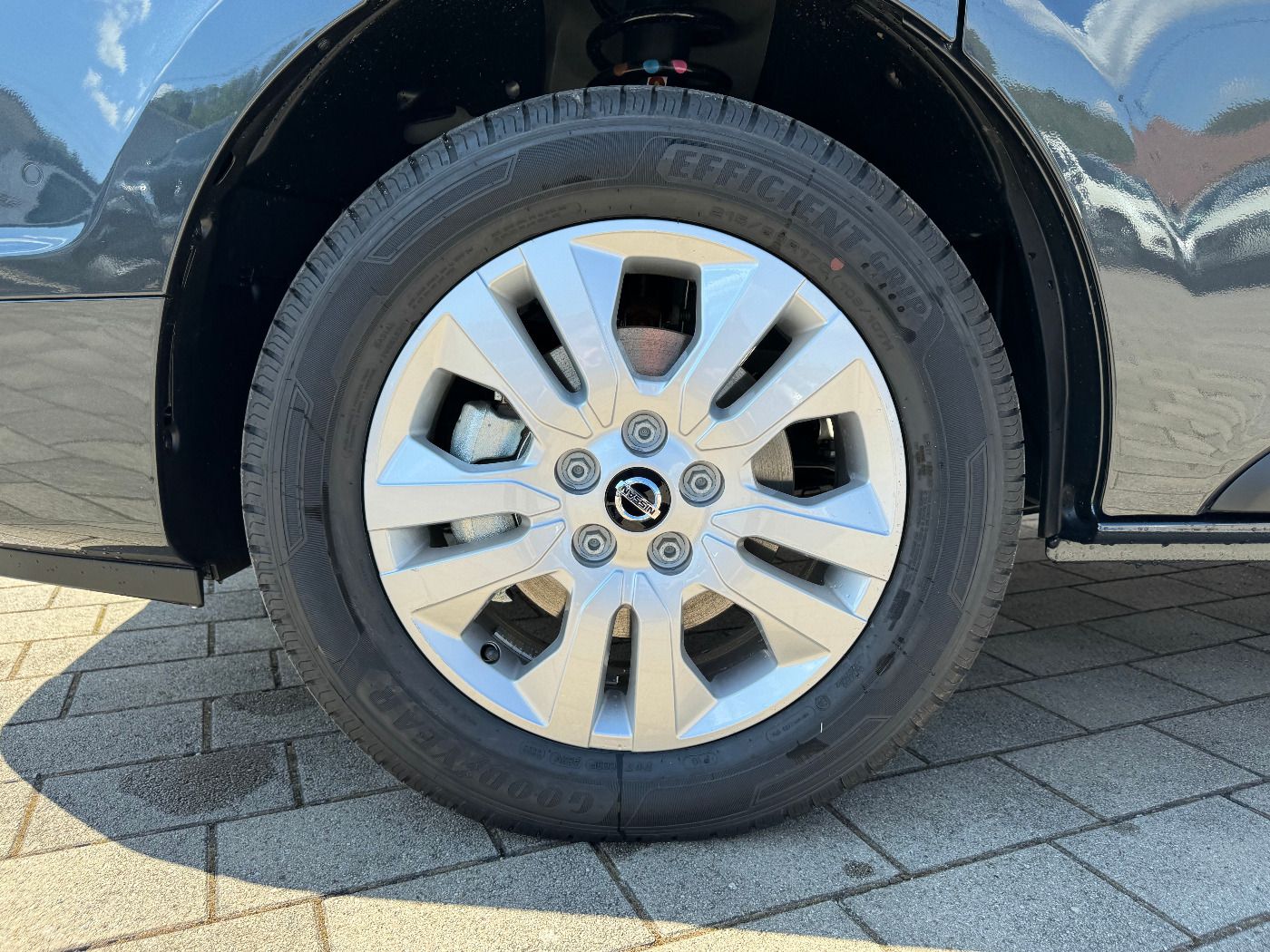 Fahrzeugabbildung Nissan Primastar Kombi L1H1 Autom. Tekna Design Paket 8