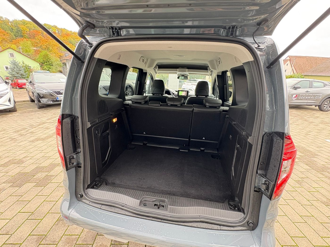 Fahrzeugabbildung Nissan Townstar L1 Tekna Kombi DIG-T 130