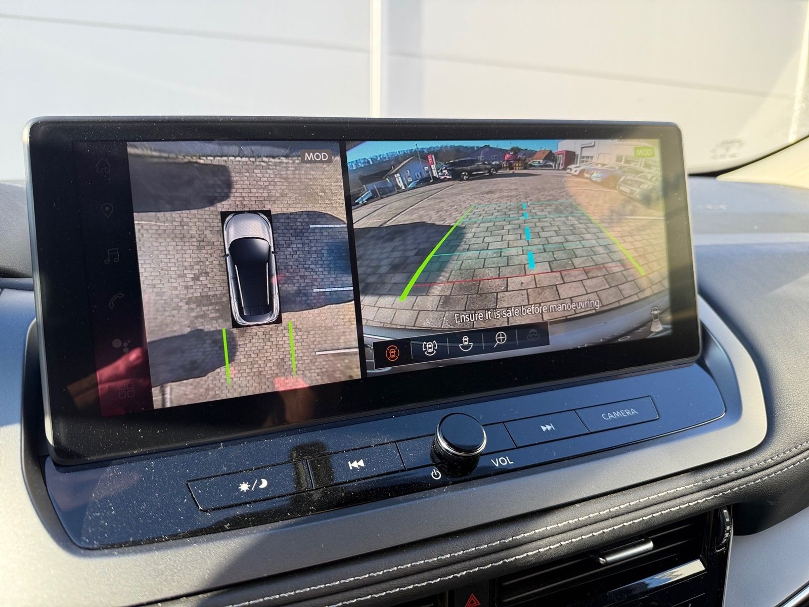 Fahrzeugabbildung Nissan Qashqai 1.3DIG-T MHEV N-Connecta Winter Komfort