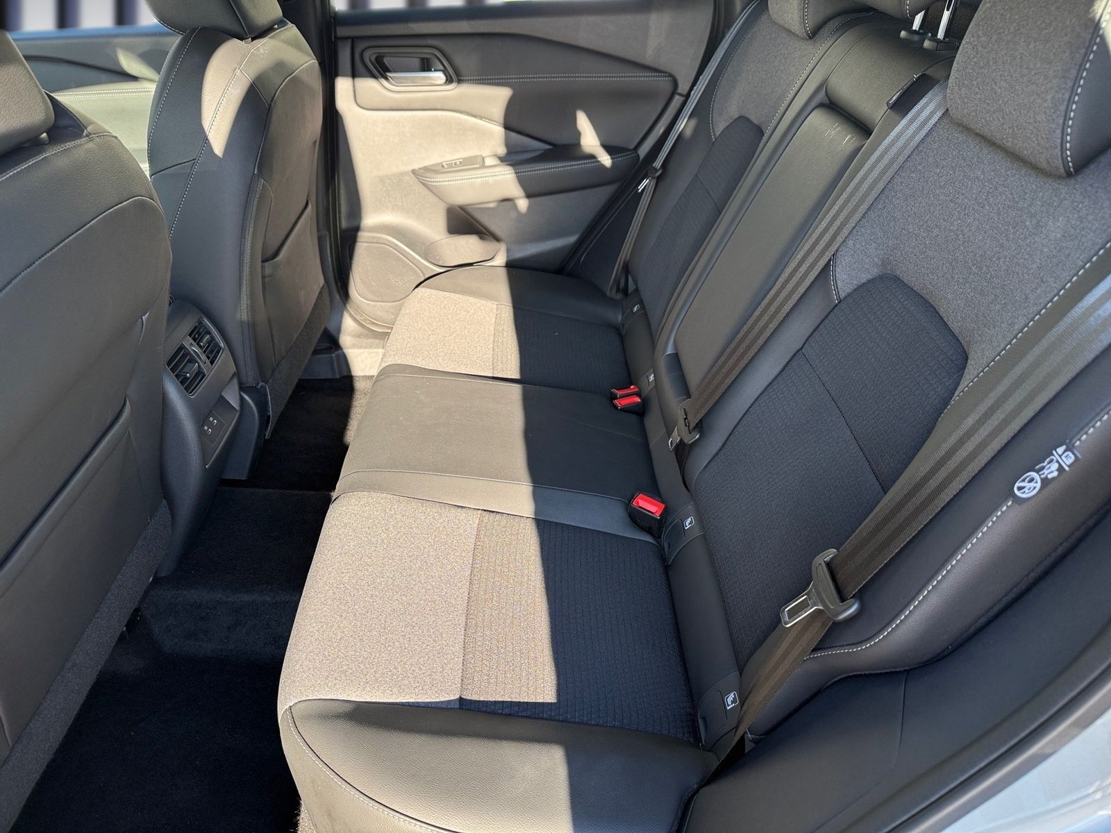 Fahrzeugabbildung Nissan Qashqai 1.3DIG-T MHEV N-Connecta Winter Komfort