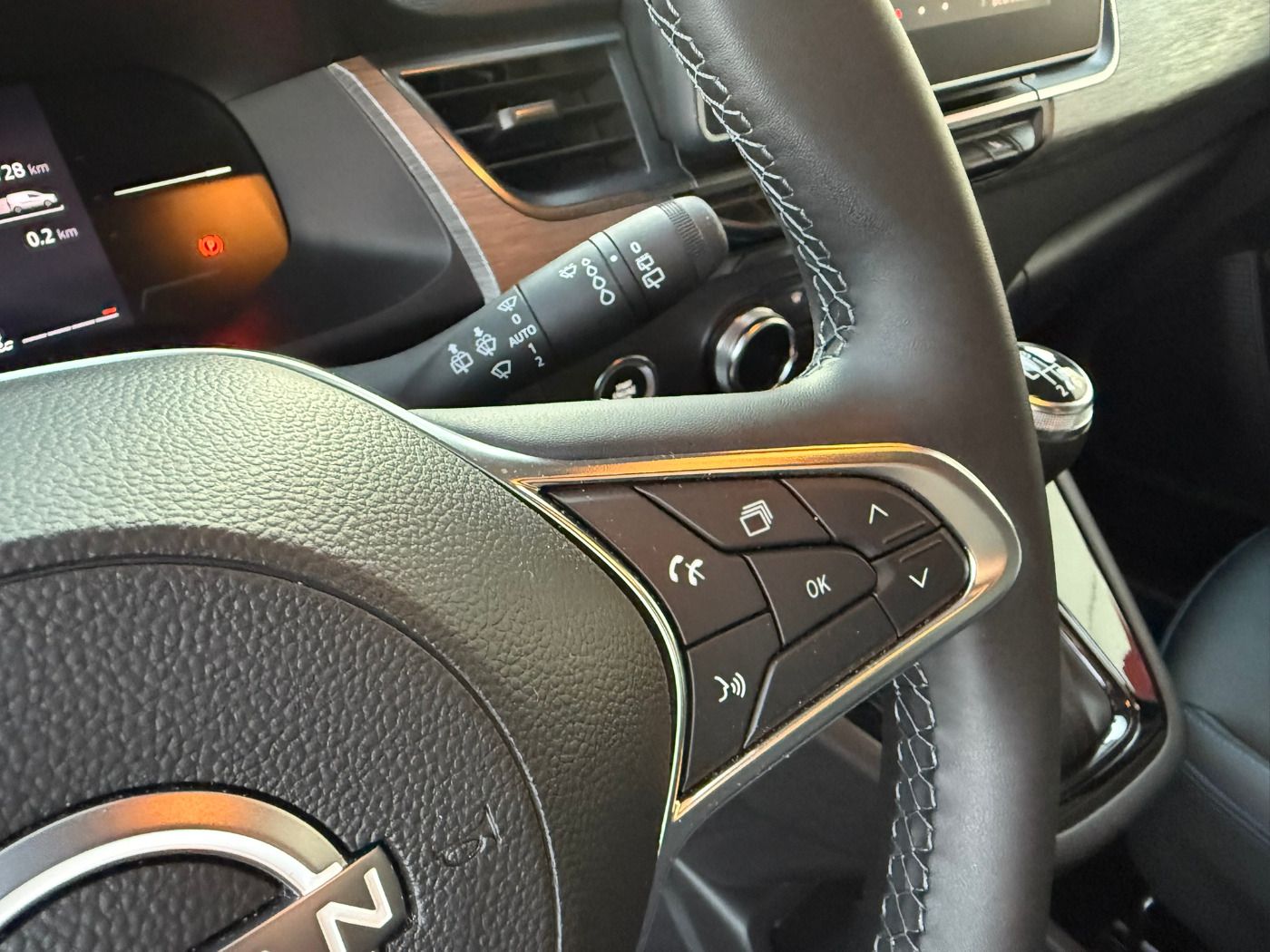 Fahrzeugabbildung Nissan Townstar Kombi L1 1.3DIG-T Tekna Design Paket