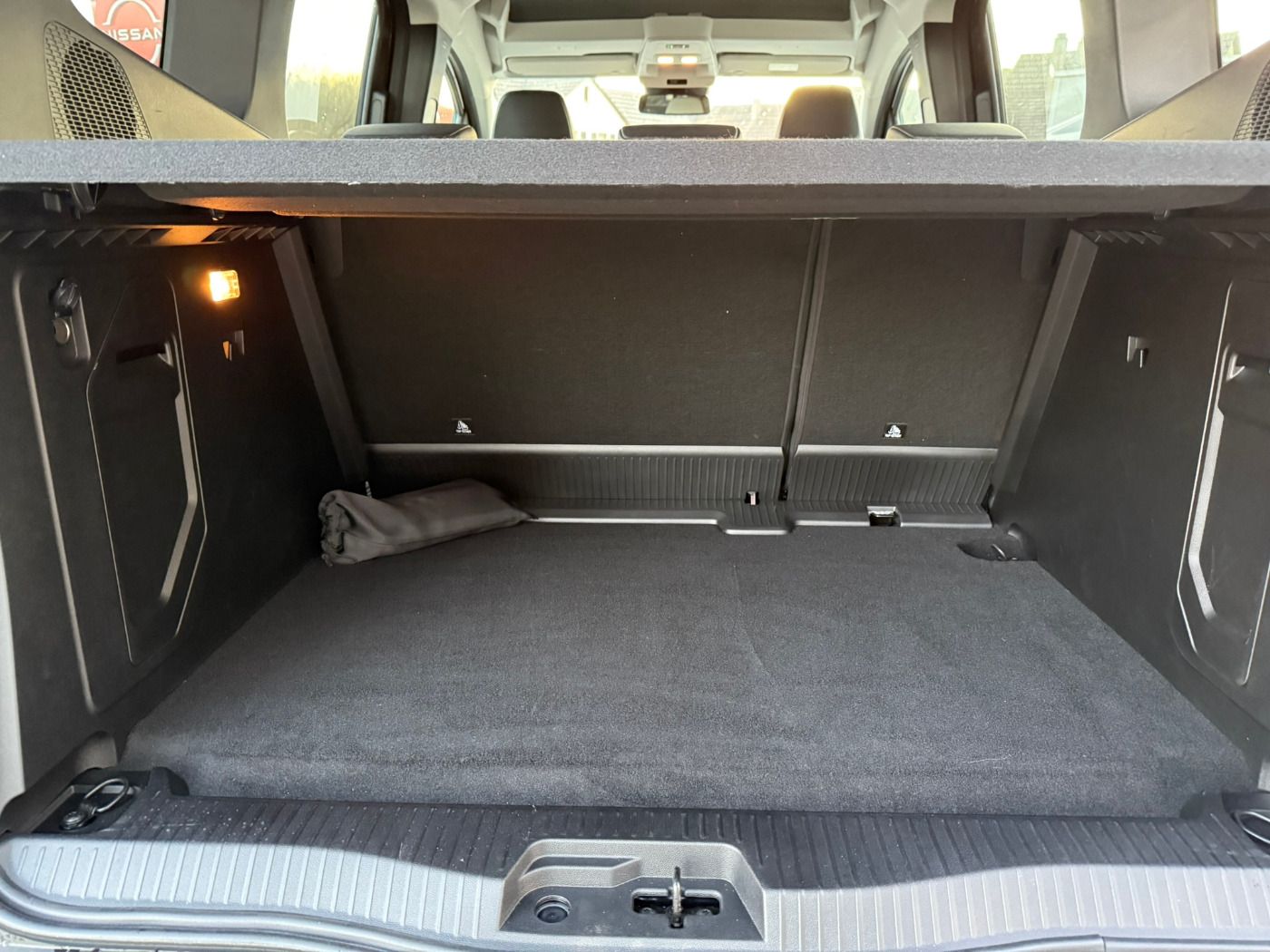 Fahrzeugabbildung Nissan Townstar Kombi L1 1.3DIG-T Tekna Design Paket