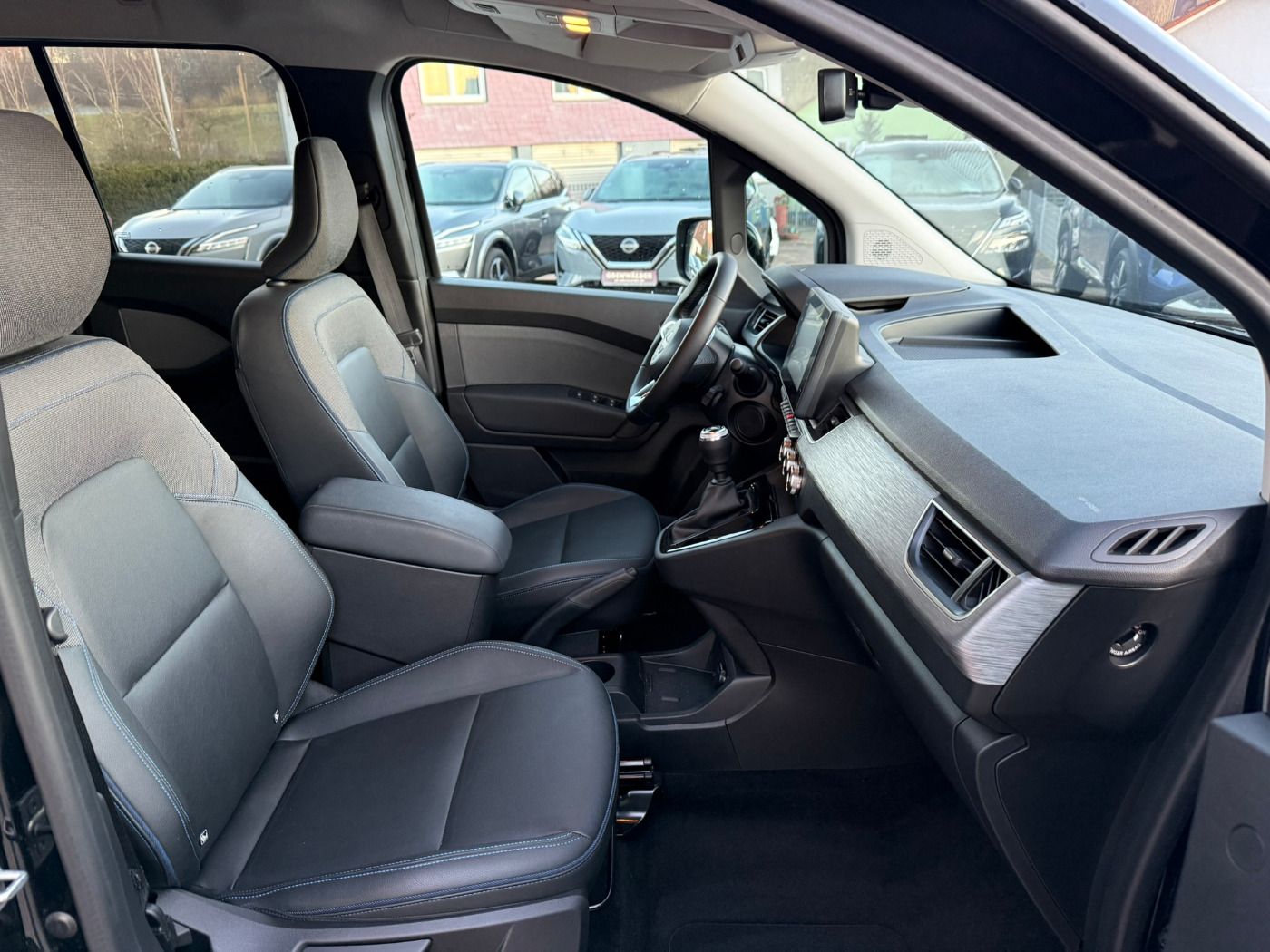 Fahrzeugabbildung Nissan Townstar Kombi L1 1.3DIG-T Tekna Design Paket