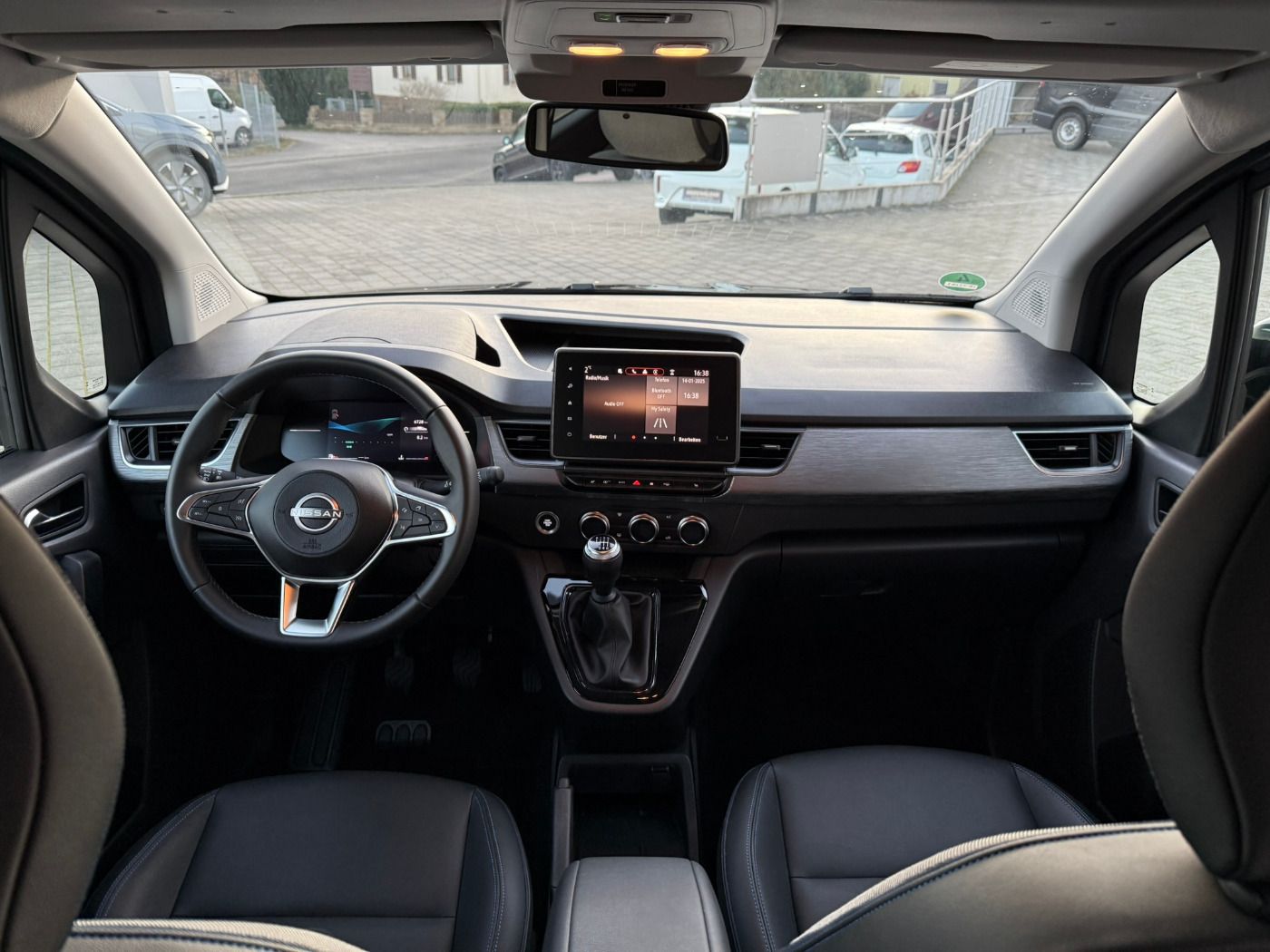 Fahrzeugabbildung Nissan Townstar Kombi L1 1.3DIG-T Tekna Design Paket