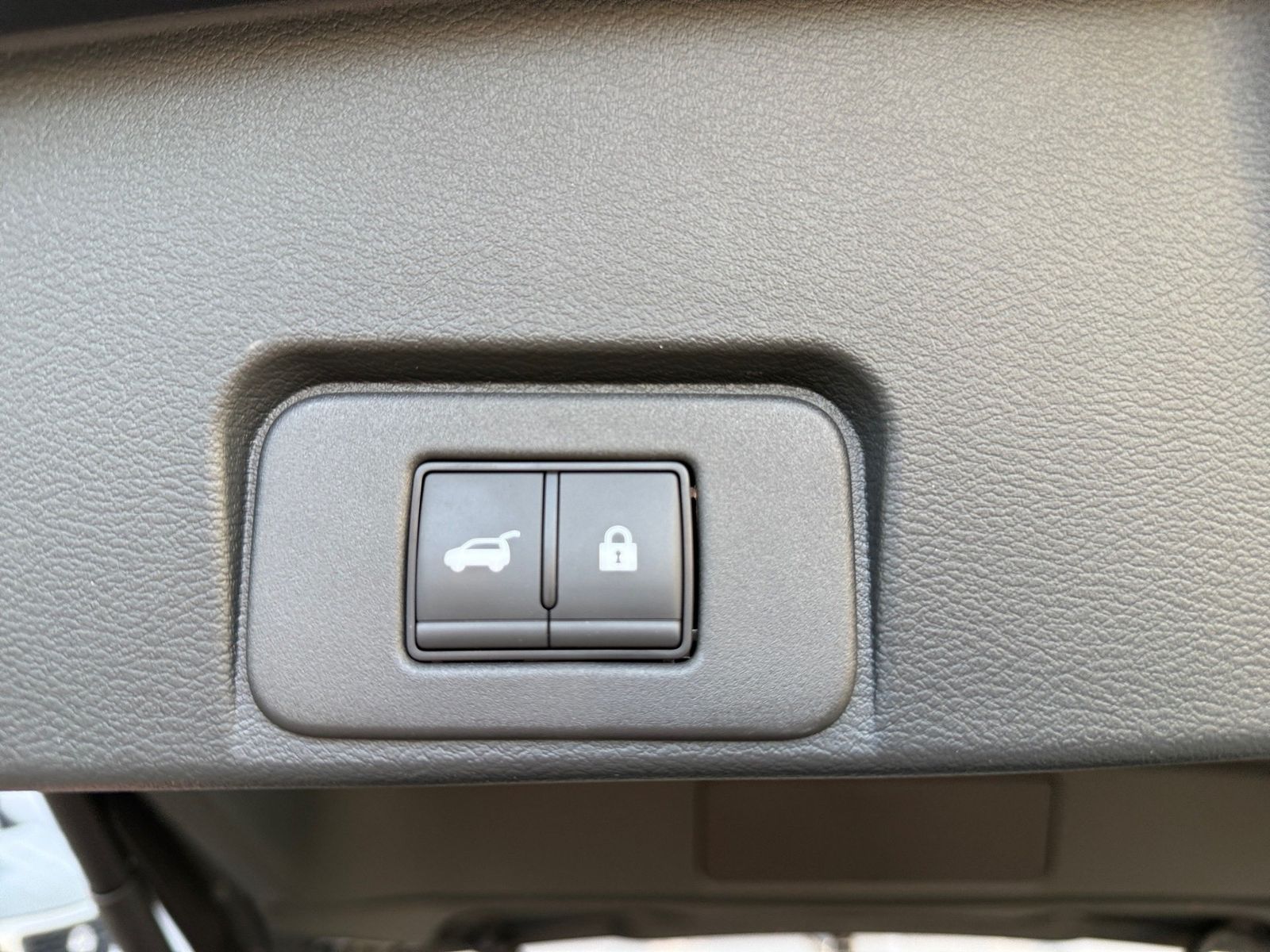 Fahrzeugabbildung Nissan X-Trail 1.5VC-T MHEV N-Connecta CVT HUD Pano