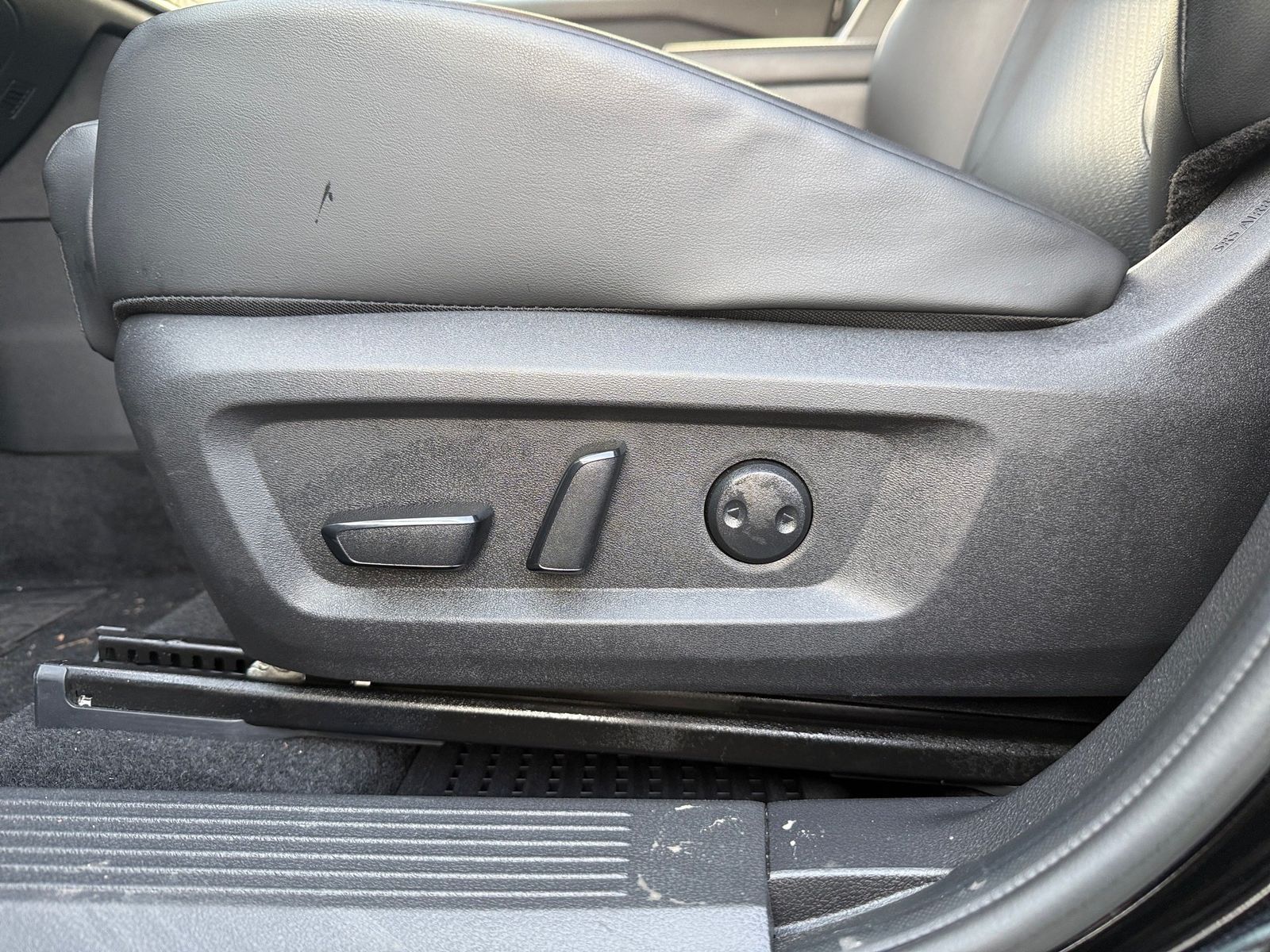 Fahrzeugabbildung Nissan X-Trail 1.5VC-T MHEV N-Connecta CVT HUD Pano