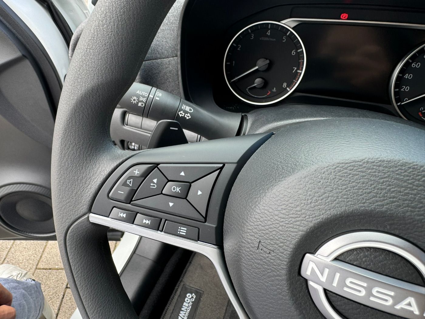 Fahrzeugabbildung Nissan Juke 1.0DIG-T Acenta Autom. Komfort Paket Nissan