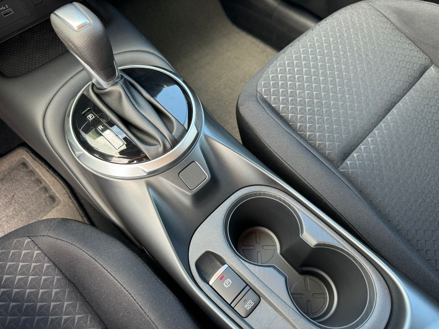 Fahrzeugabbildung Nissan Juke 1.0DIG-T Acenta Autom. Komfort Paket Nissan