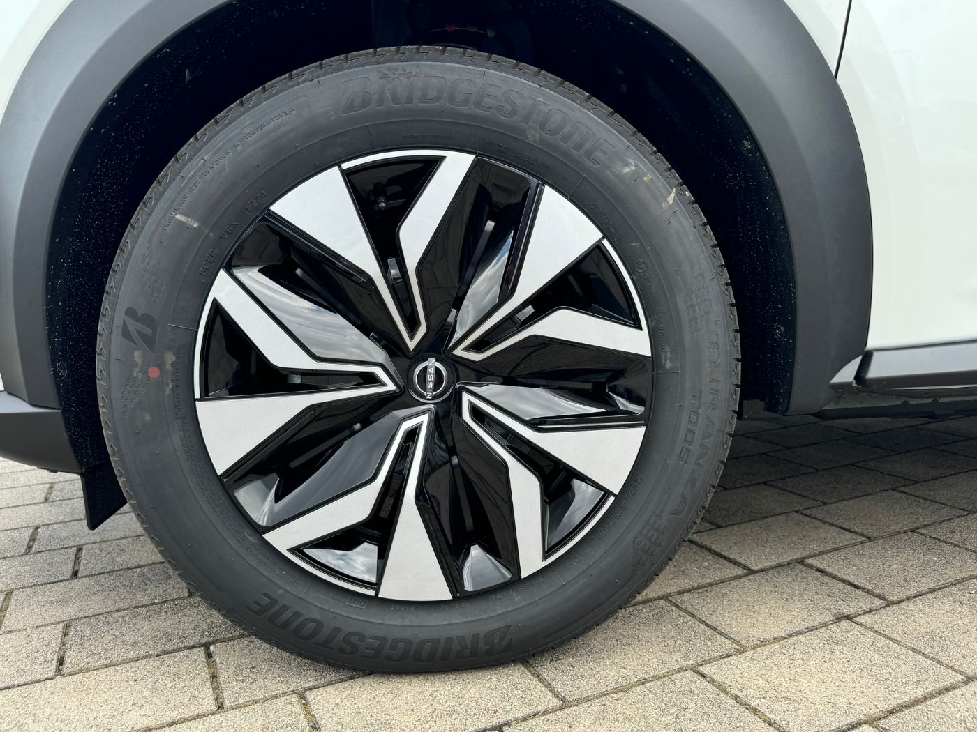 Fahrzeugabbildung Nissan Juke 1.0DIG-T Acenta Autom. Komfort Paket Nissan