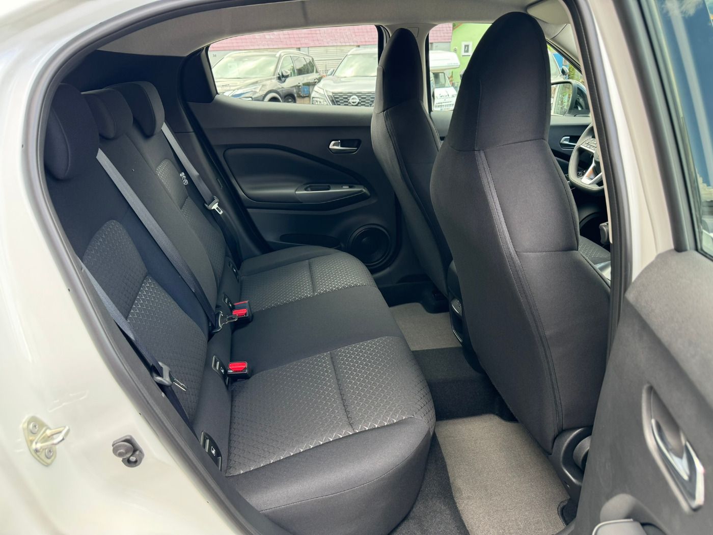 Fahrzeugabbildung Nissan Juke 1.0DIG-T Acenta Autom. Komfort Paket Nissan