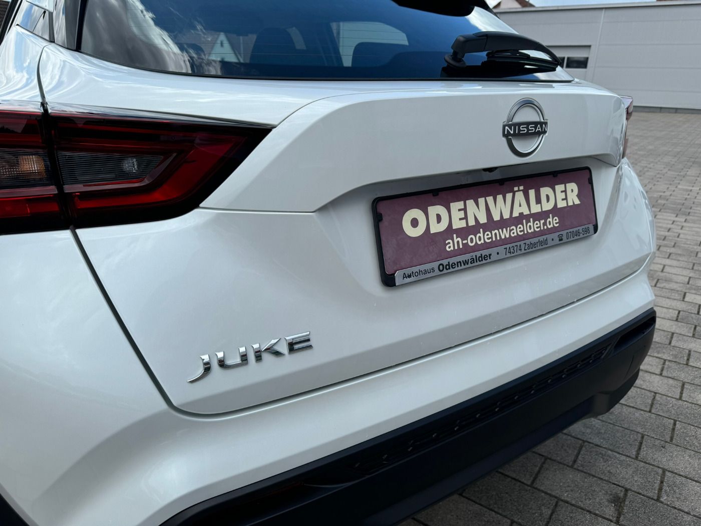 Fahrzeugabbildung Nissan Juke 1.0DIG-T Acenta Autom. Komfort Paket Nissan