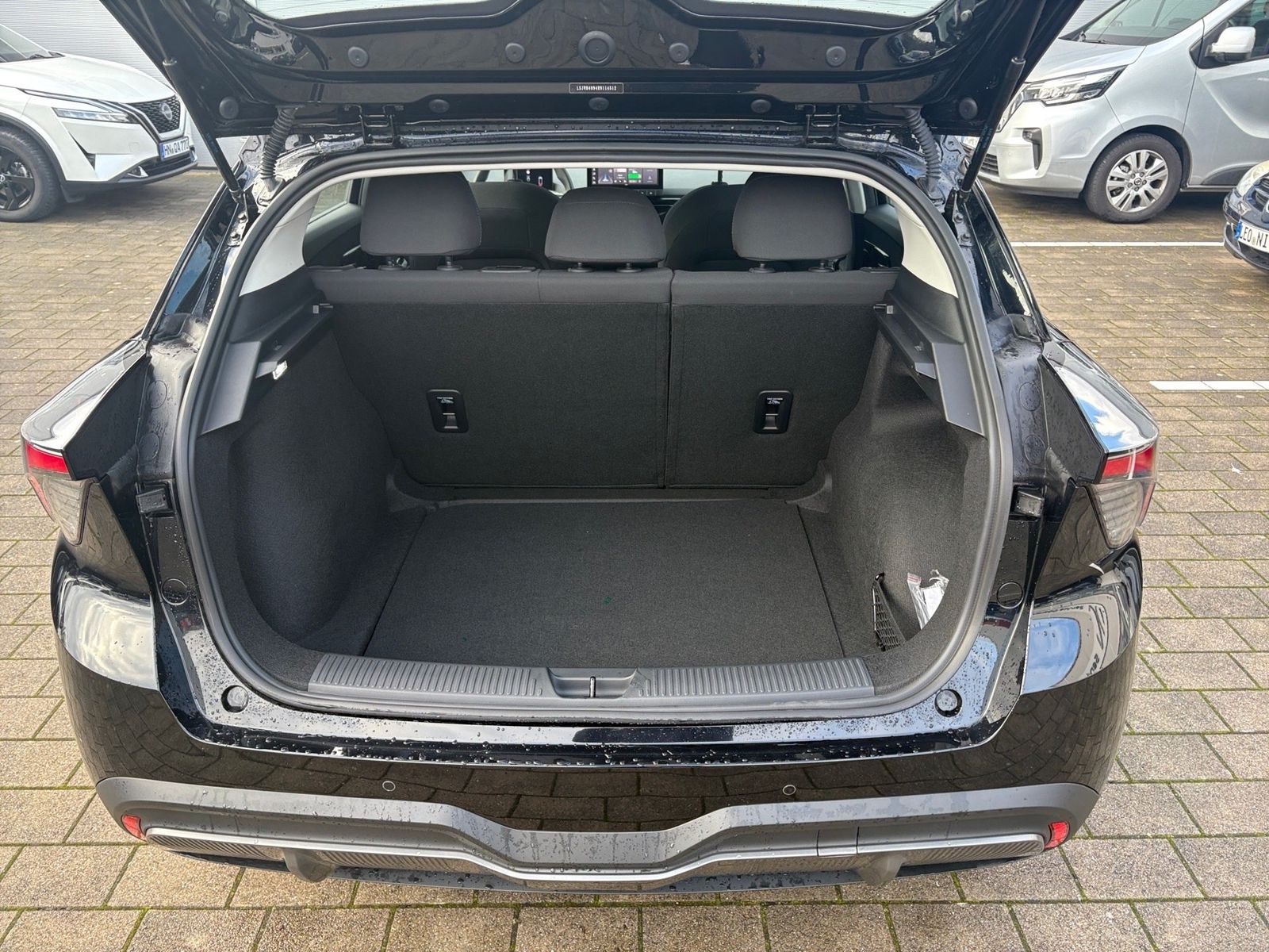 Fahrzeugabbildung MG MG4 ACC+LED+Fernlichtass.+KlimaA+PDC+DynLicht+AU