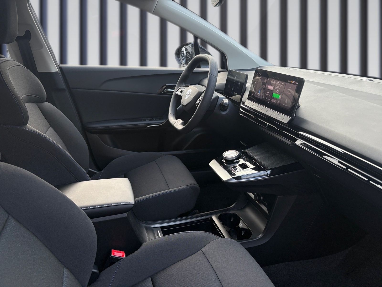 Fahrzeugabbildung MG MG4 ACC+LED+Fernlichtass.+KlimaA+PDC+DynLicht+AU