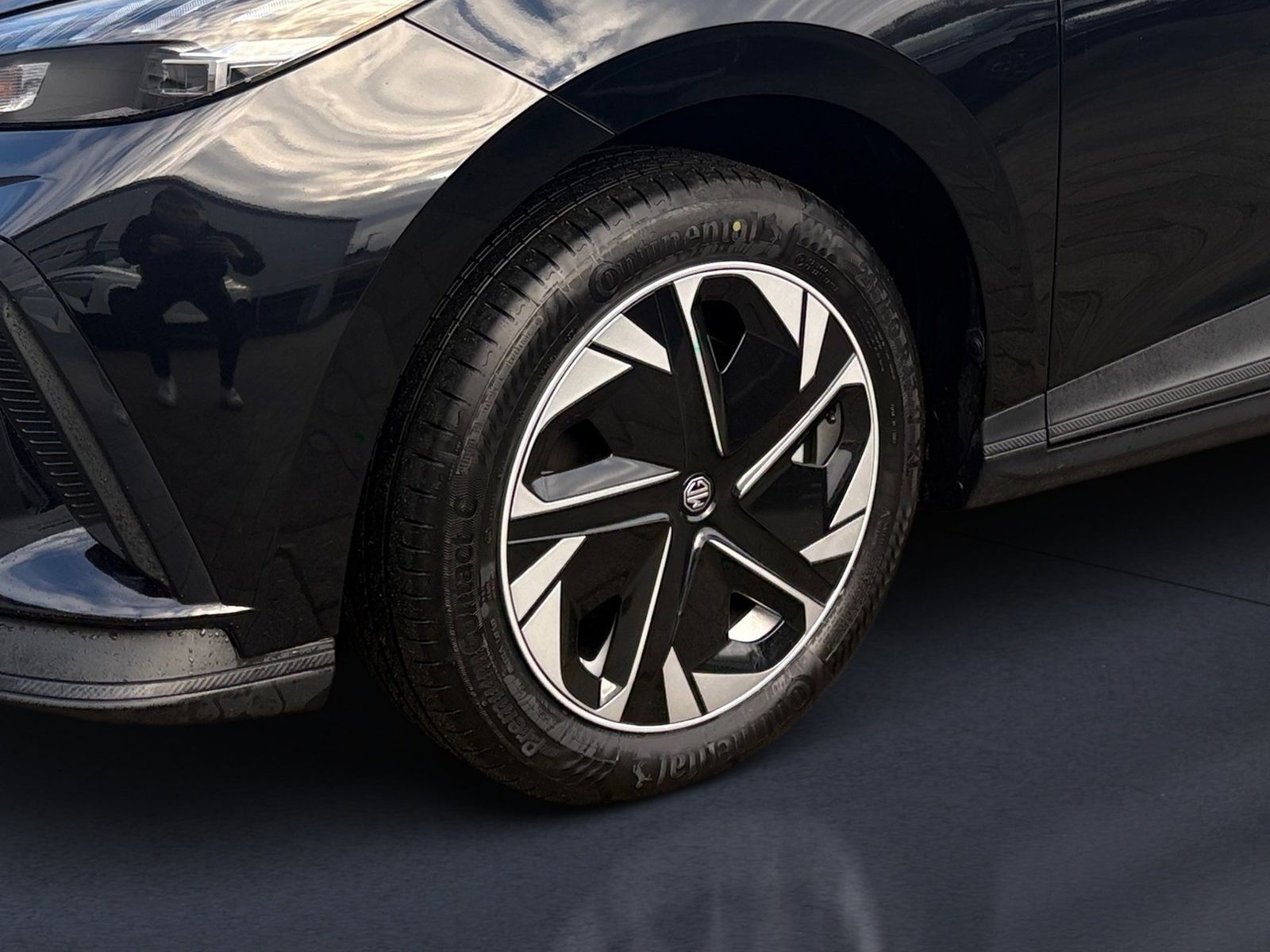 Fahrzeugabbildung MG MG4 ACC+LED+Fernlichtass.+KlimaA+PDC+DynLicht+AU