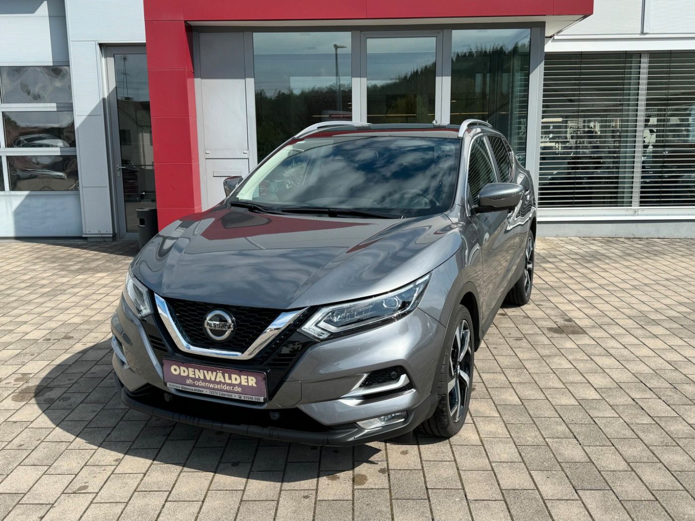 Nissan Qashqai 1.3DIG-T Akari Autom. DCT Pano Voll-Lede